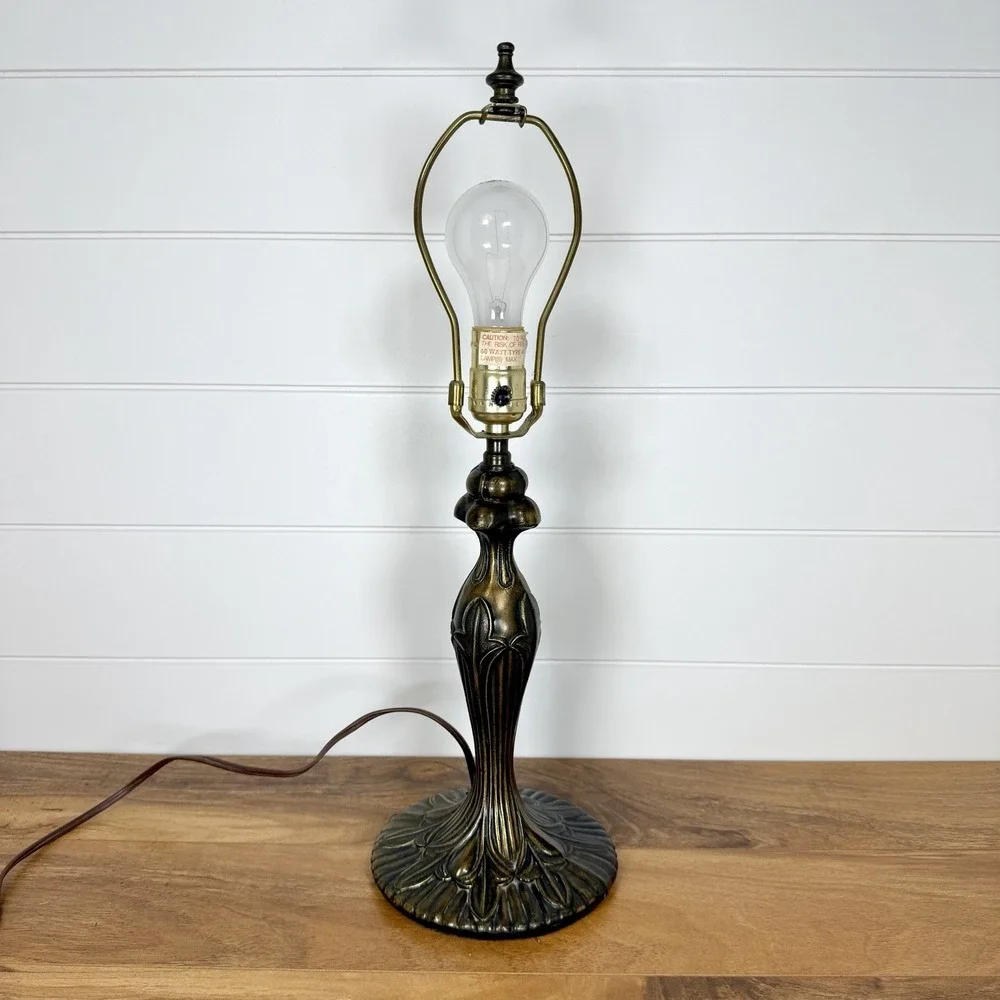 VTG Art Deco Fleur‎ de Lis Table Lamp Cast Metal Bronzed Patina Electric 19.5